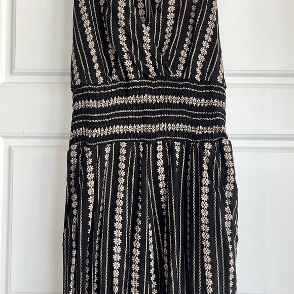 American Eagle Floral halter jumpsuit with pockets - Picture 3 of 5